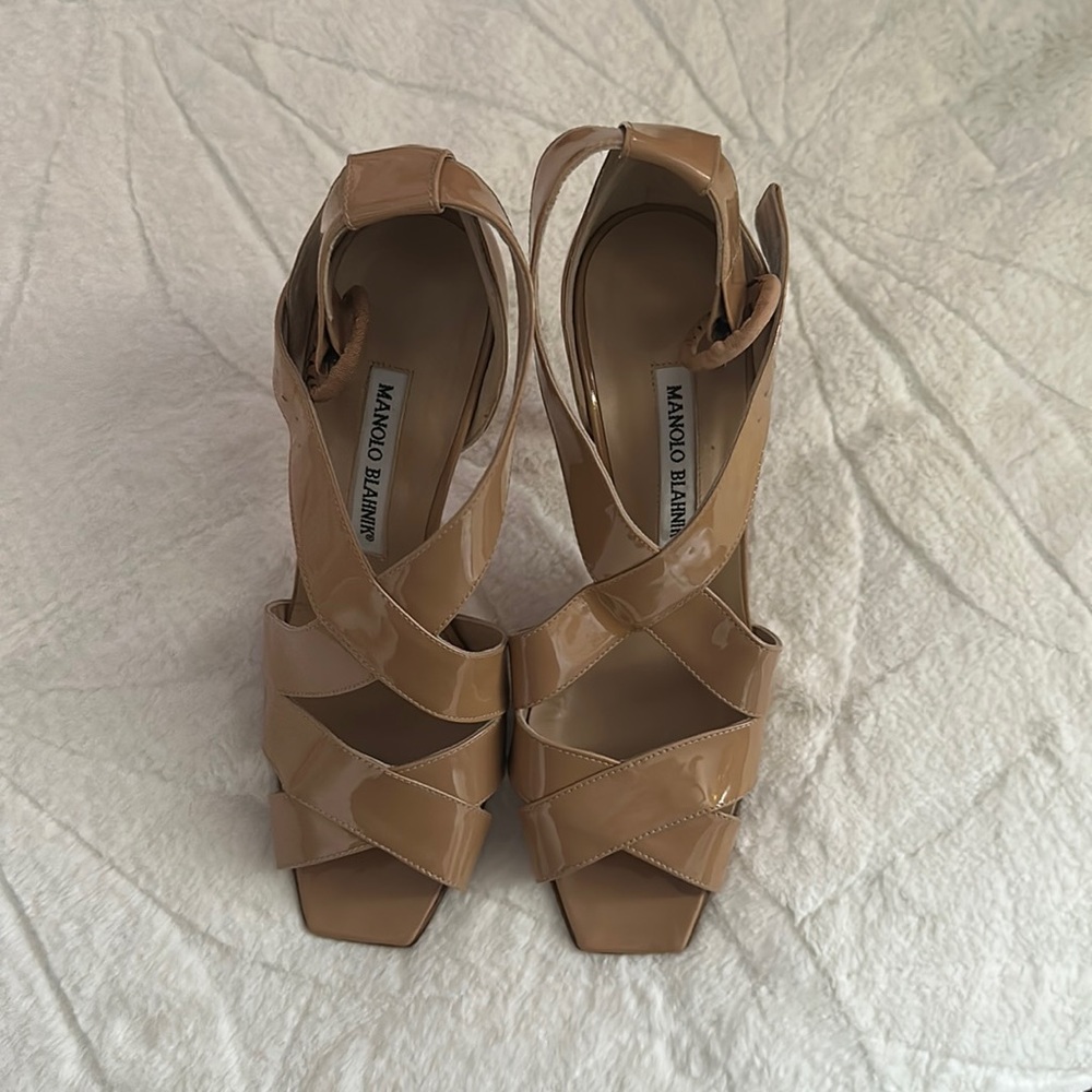 Manolo Blahnik Size 38 but fits like a 7